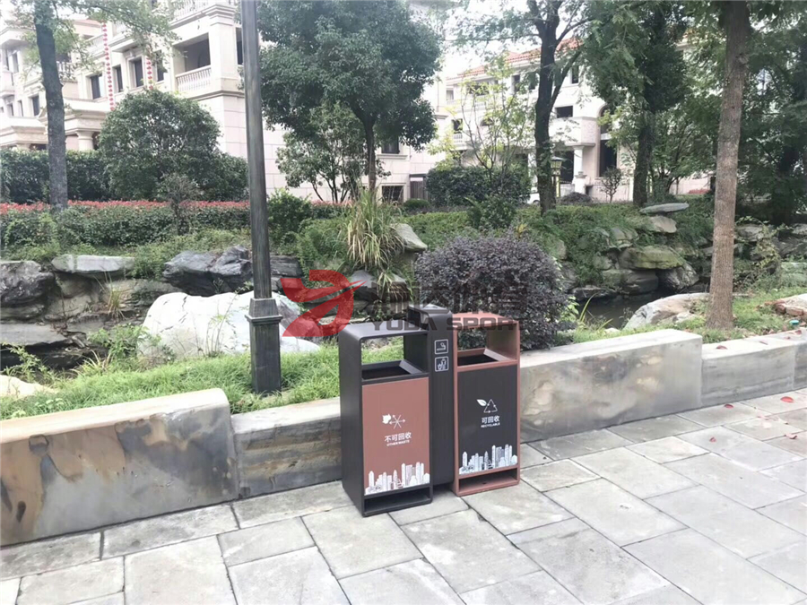 萬(wàn)科送貨垃圾桶.jpg